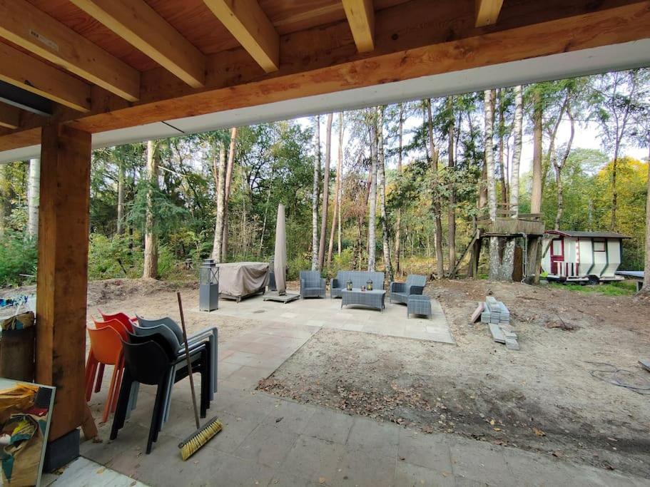 Kindvriendelijke Bungalow In Het Bos Bij Zwemmeer. Vilsteren Екстер'єр фото