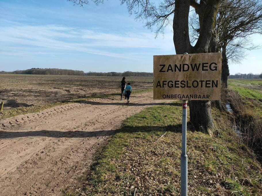 Kindvriendelijke Bungalow In Het Bos Bij Zwemmeer. Vilsteren Екстер'єр фото